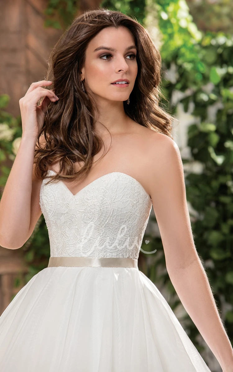Lace Bodice A-Line Wedding Dress with Sweetheart Neckline and Ruffled Skirt