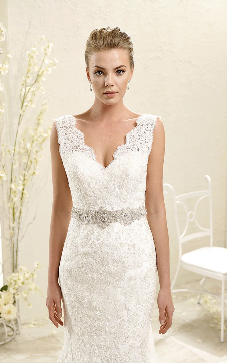 Lace Trumpet Wedding Dress with Waist Jewelry Sleeveless V-Neck