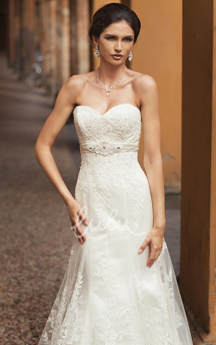 Sweetheart Lace Wedding Dress with Appliques Floor-Length and Sleeveless