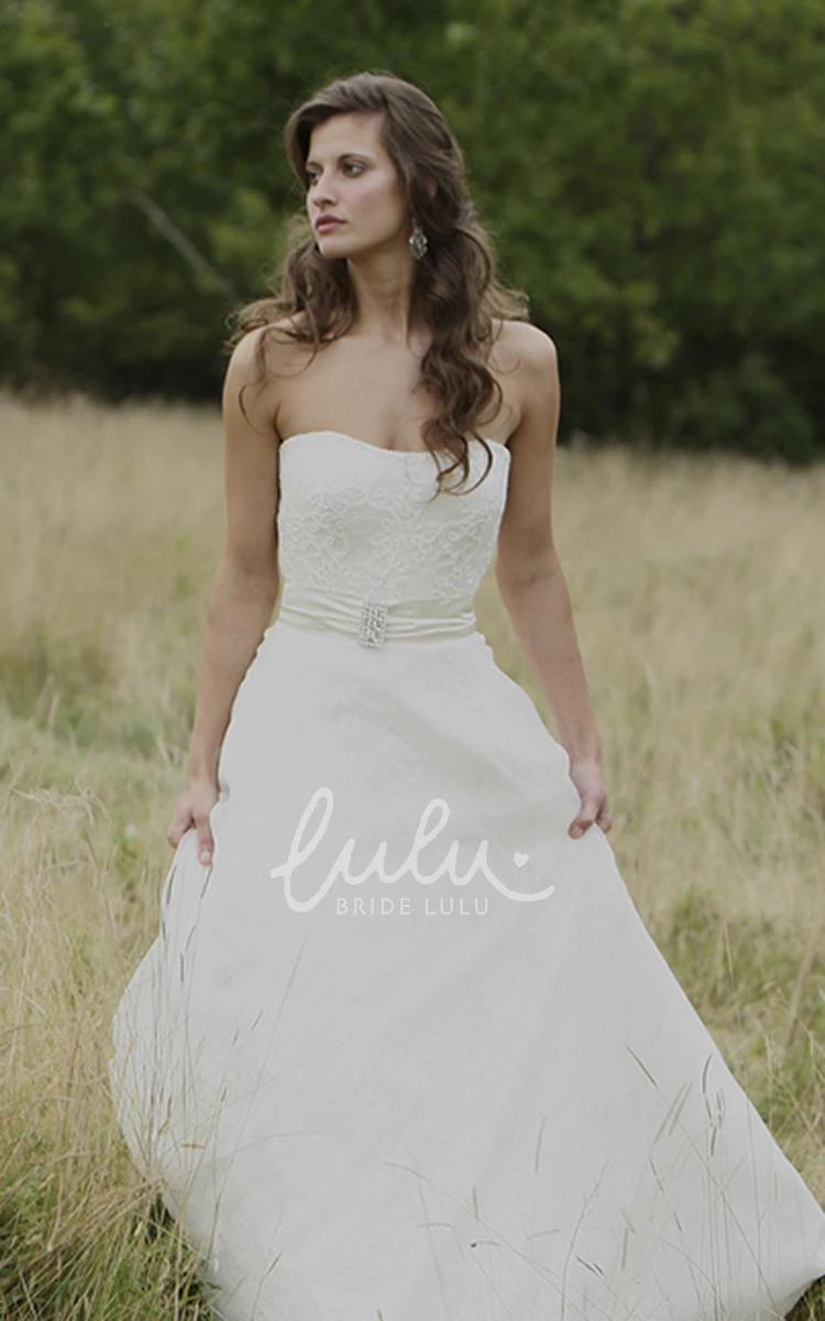 Sleeveless Lace Wedding Dress with Brooch Strapless Floor-Length Classy