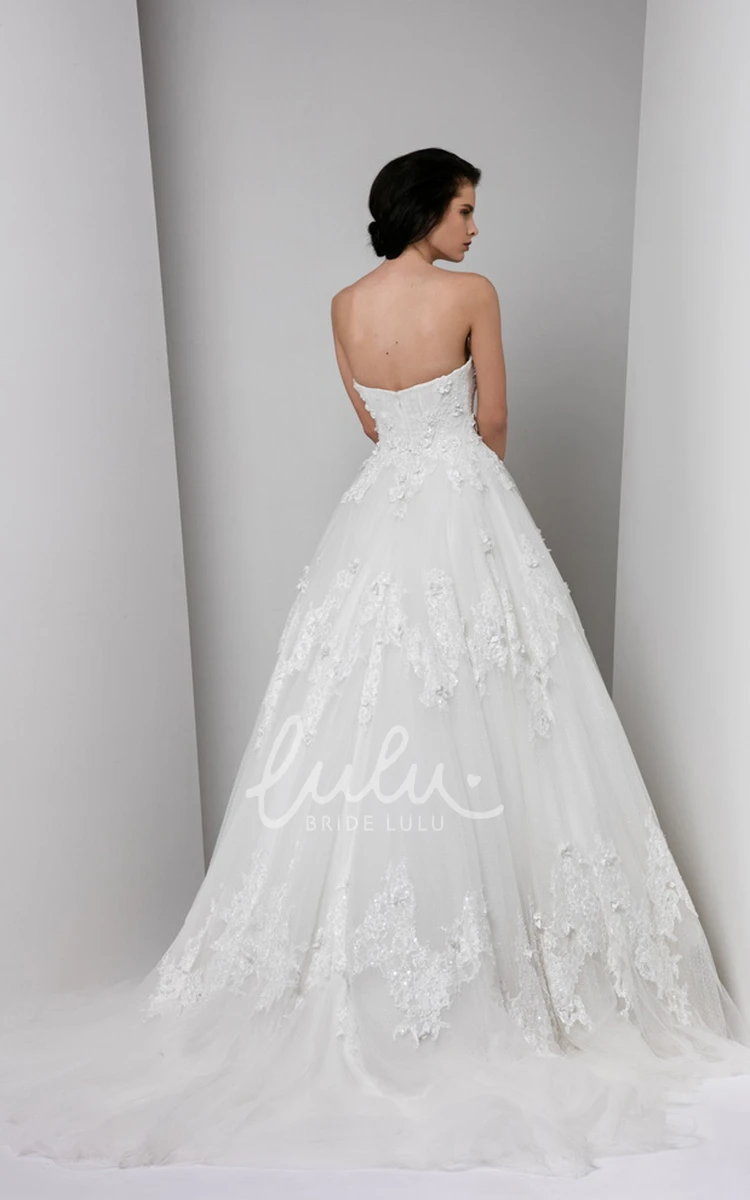 Strapless Tulle Wedding Dress with Appliques V-Back and Floor-Length Ball Gown Silhouette Classic Bridal Gown