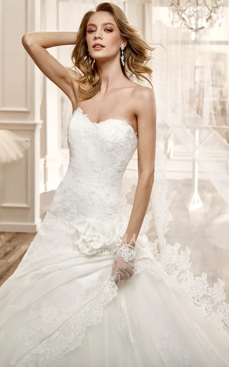 A-Line Wedding Dress with Sweetheart Neckline and Ruched Skirt Classic Bridal Gown