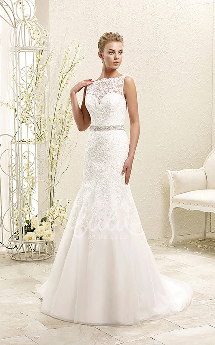 Sleeveless Bateau-Neck Lace A-Line Wedding Dress with Waist Jewellery Chic Bridal Gown