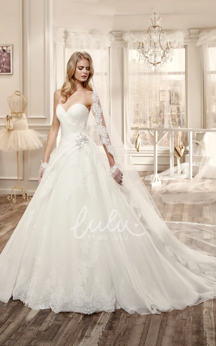 Floral Waist A-Line Wedding Dress with Embroidery Sweetheart Neckline