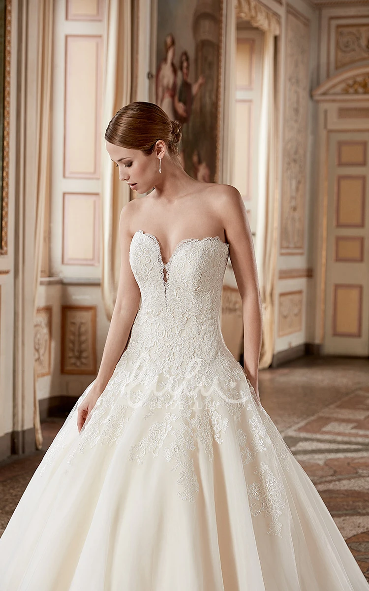 Sweetheart Appliqued Tulle&Lace Ball Gown Wedding Dress