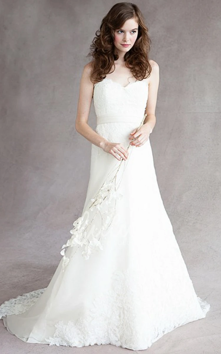 A-Line Sweetheart Lace Wedding Dress with Bow Floor-Length Sleeveless