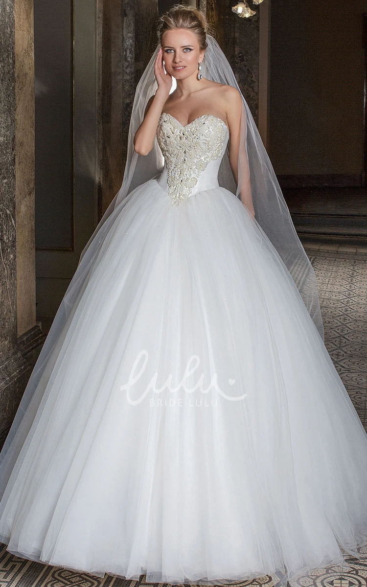 Sleeveless Sweetheart Tulle Wedding Dress Appliqued Ball Gown with Elegant Details