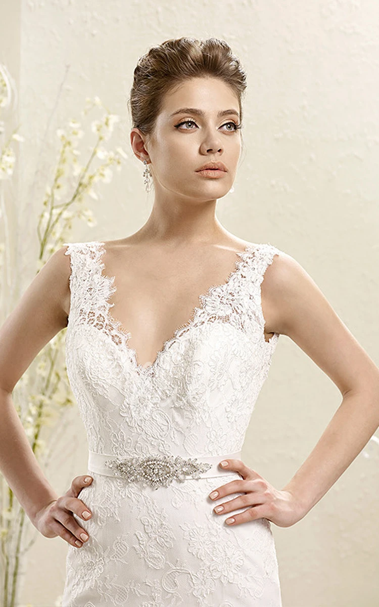 Lace Mermaid Wedding Dress with Waist Jewelry Floor-Length V-Neck Sleeveless