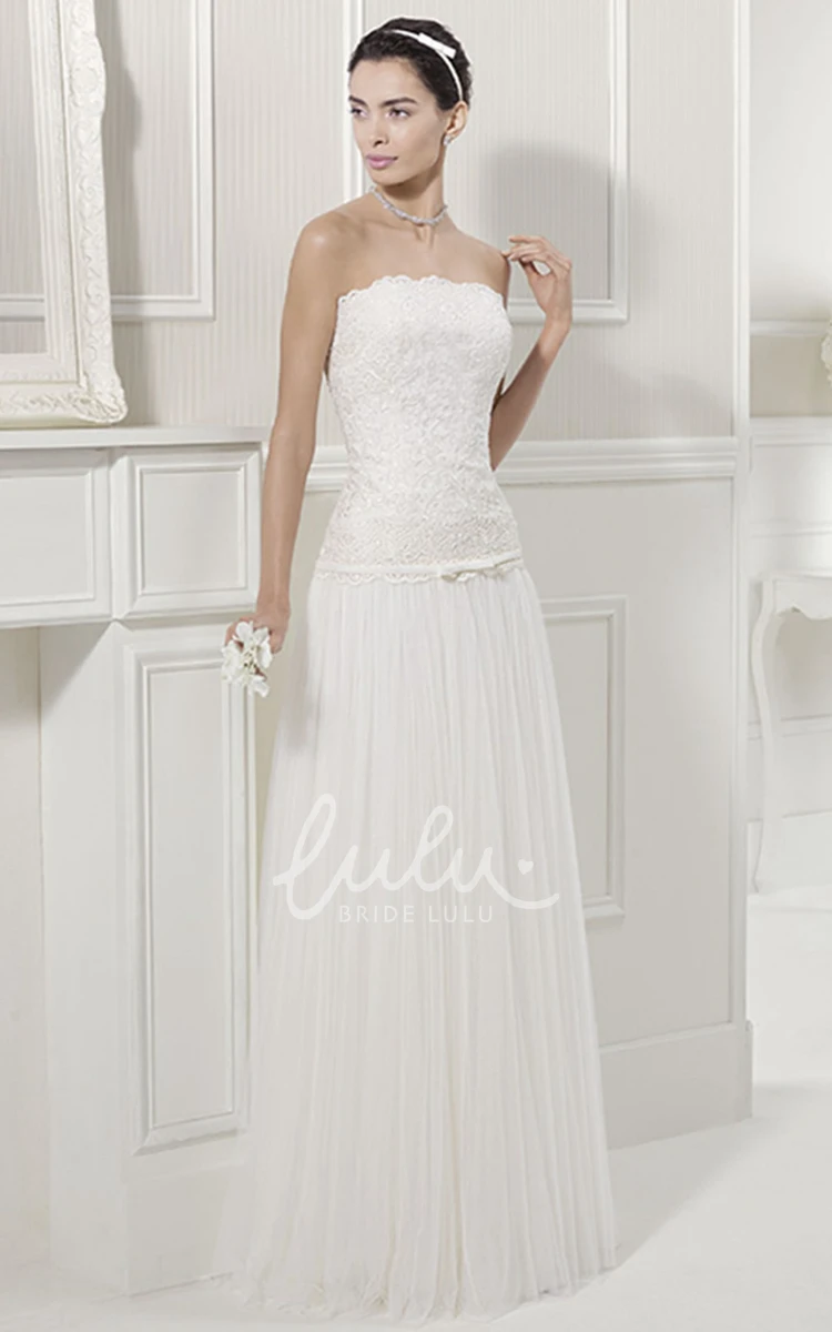 Scalloped Neck Tulle Bridal Gown with Off-Shoulder Sleeves Lace Top