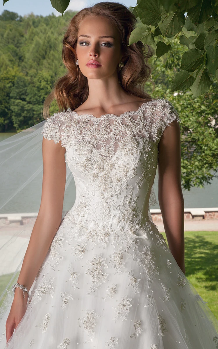 Bateau Neck Cap Sleeve Tulle Wedding Dress Ball Gown Floor-Length