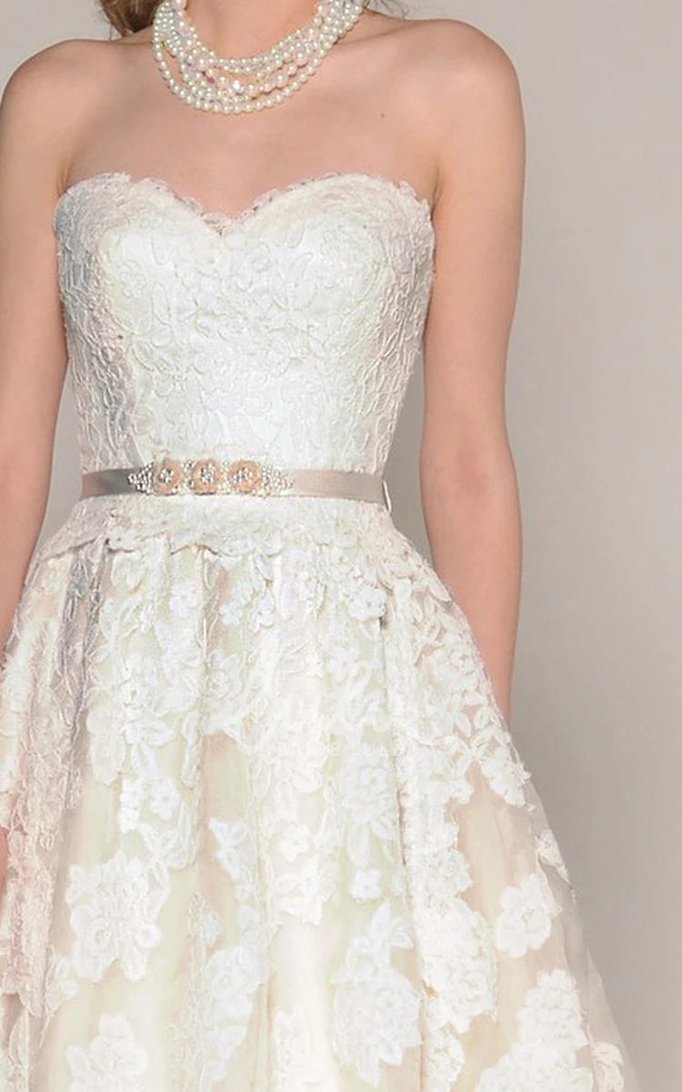 Appliqued Lace A-Line Wedding Dress with Sweetheart Neckline and Floor-Length Hem