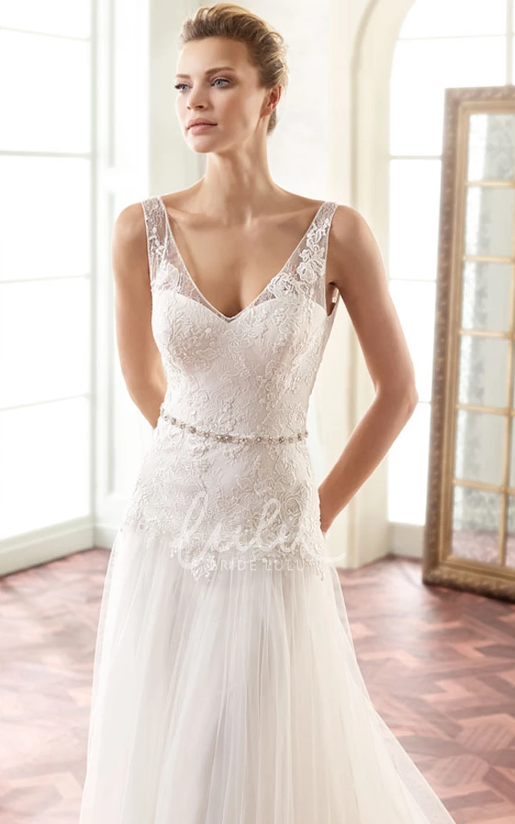 Sleeveless V-Neck Wedding Dress with Lace Appliques and Pleats A-Line Floor-Length