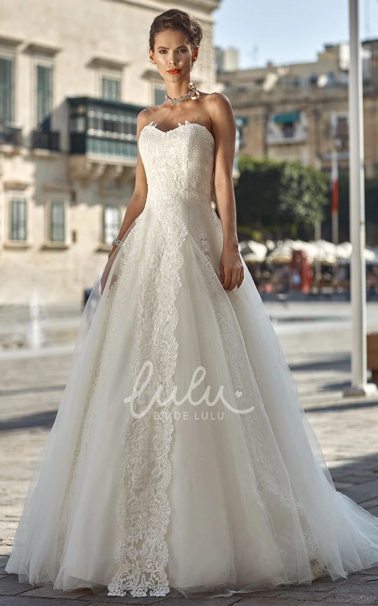 Sleeveless Tulle A-Line Wedding Dress with Sweetheart Neckline and Appliques