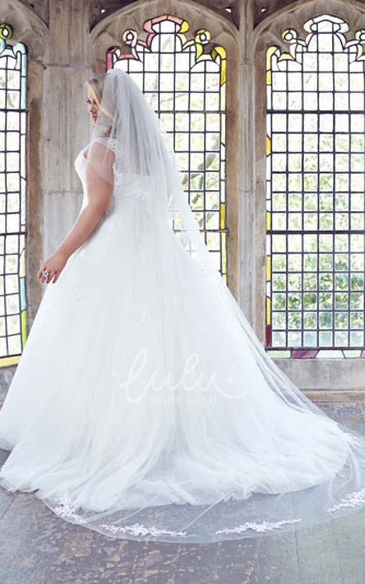 Plus Size Tulle Wedding Dress with Appliques Ball Gown Style with Scoop-Neck and Brush Train