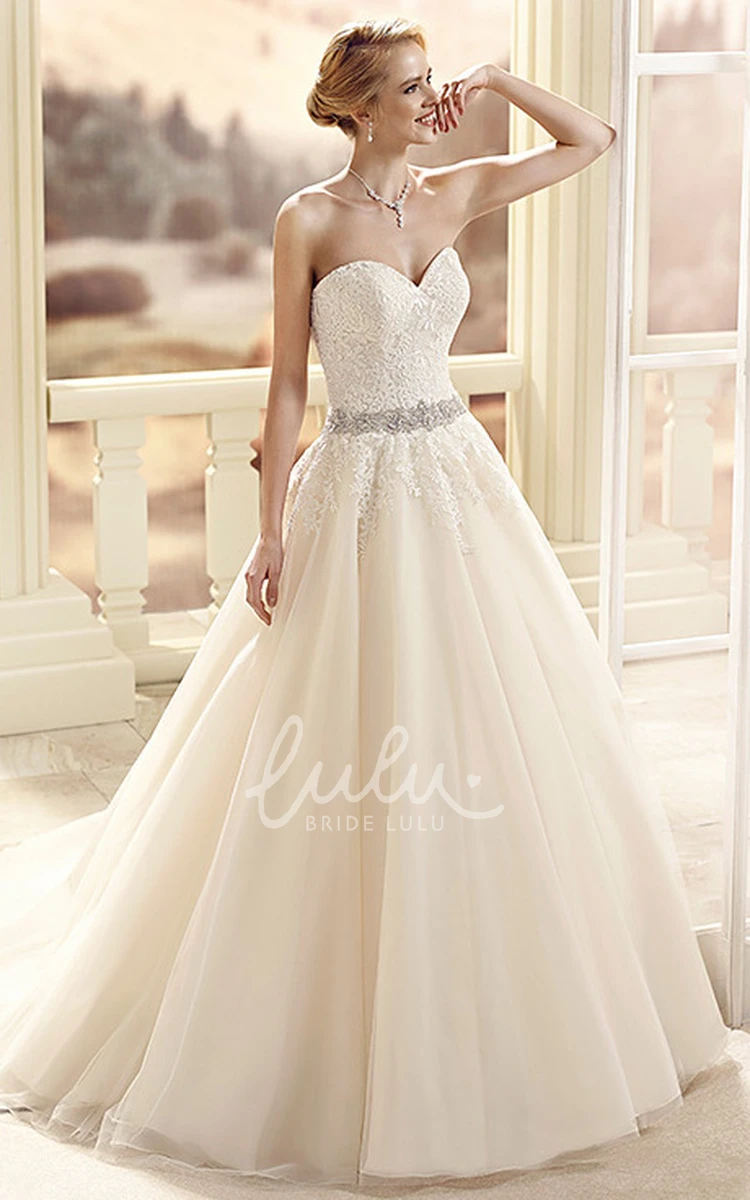 Floor-Length Tulle&Lace Ball Gown Wedding Dress with Sweetheart Neckline and Court Train