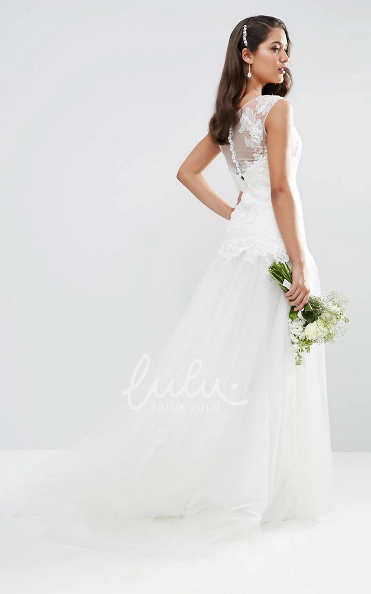 Pleated Tulle Sleeveless A-Line Wedding Dress with Bateau-Neck Classy Floor-Length Gown