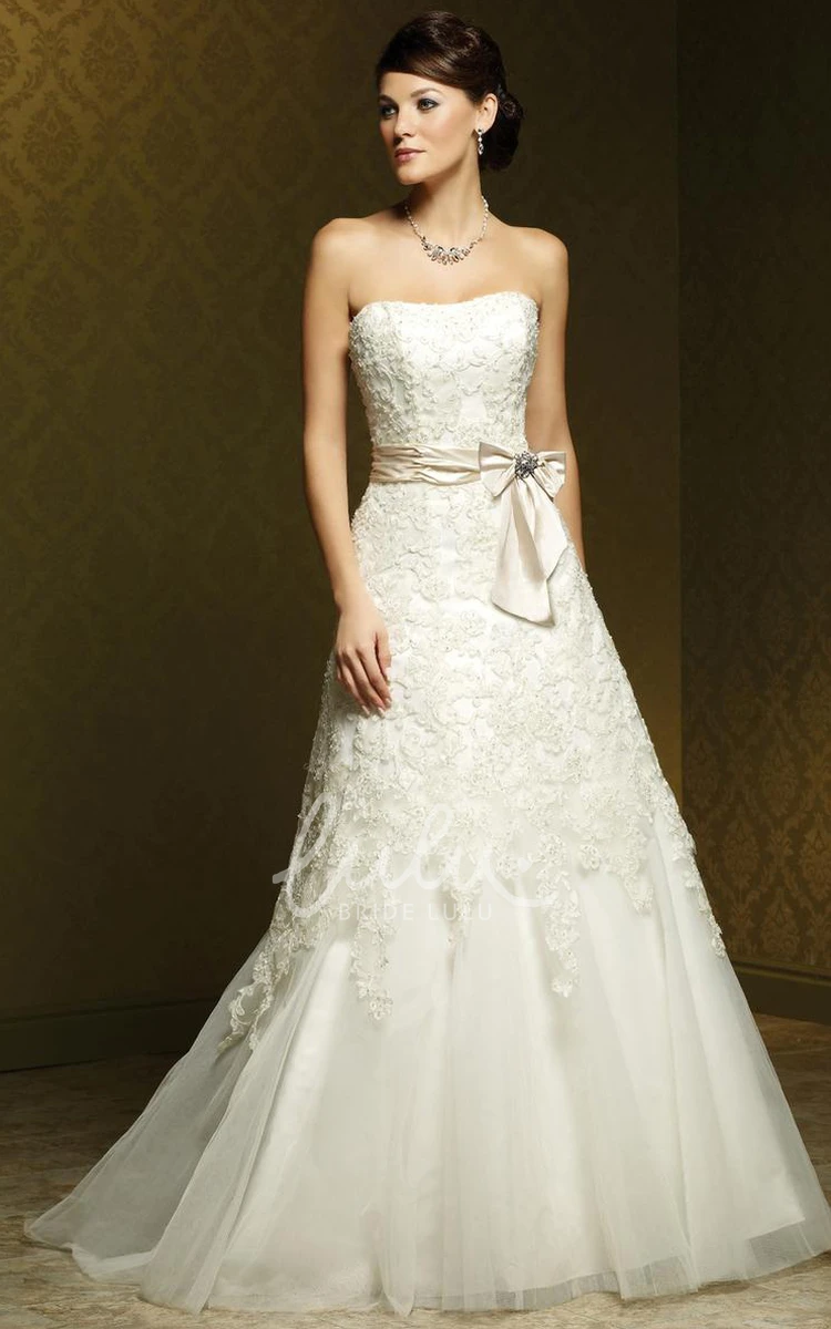 Strapless Lace&Tulle Wedding Dress with Bow A-Line Appliqued Long