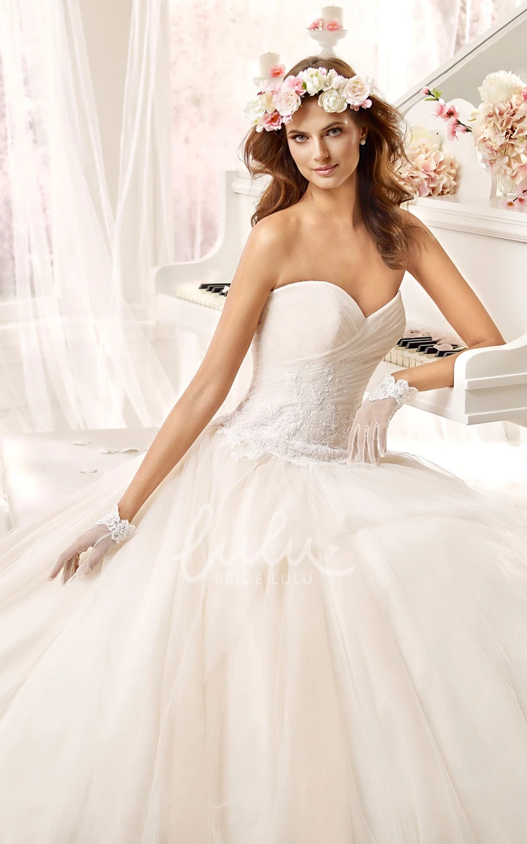 A-Line Pleated Wedding Dress with Sweetheart Neckline and Appliques Classy Wedding Dress Women