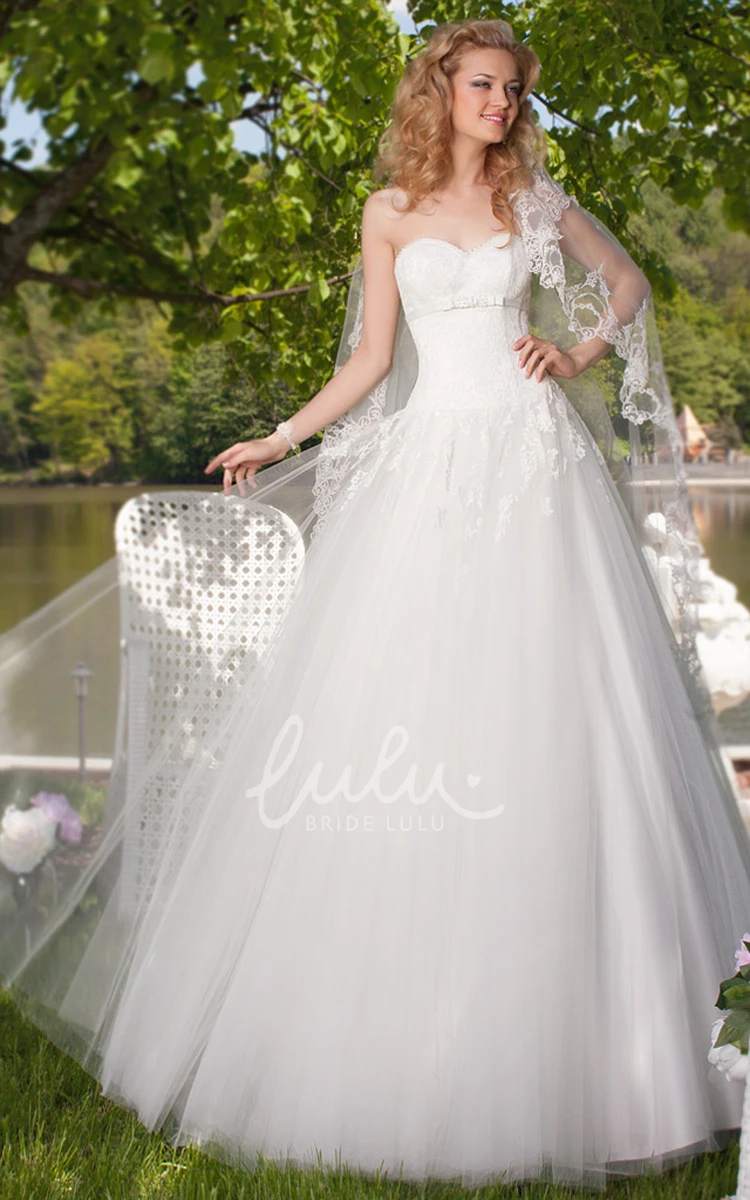 Caped Tulle Wedding Dress with Appliques Ball-Gown Sweetheart Floor-Length