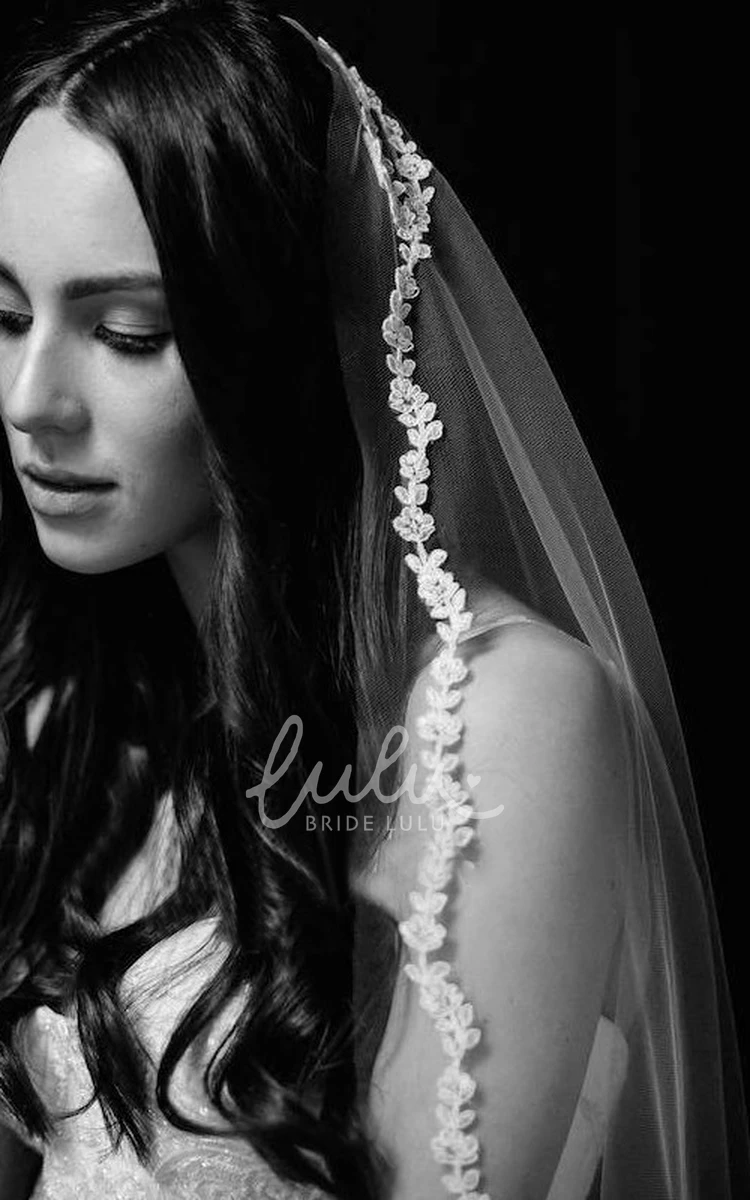 Retro Lace Edge Bridal Veil with Long Tail Vintage Wedding Dress Addition