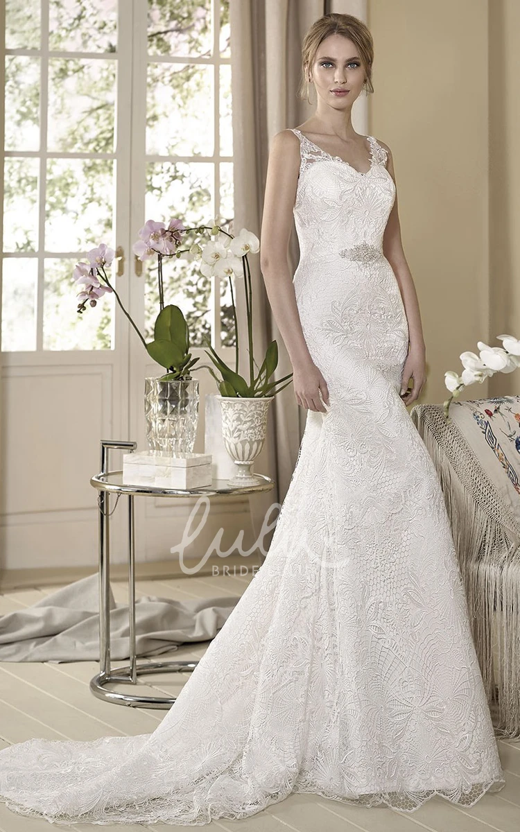 Sleeveless V-Neck Lace Wedding Dress with Appliques and Waist Jewelry