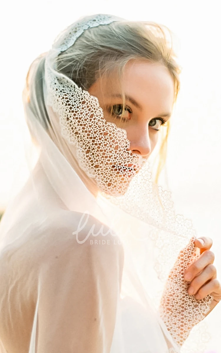 Long Tulle Wedding Veil with Vintage Lace Edge Wedding Dress