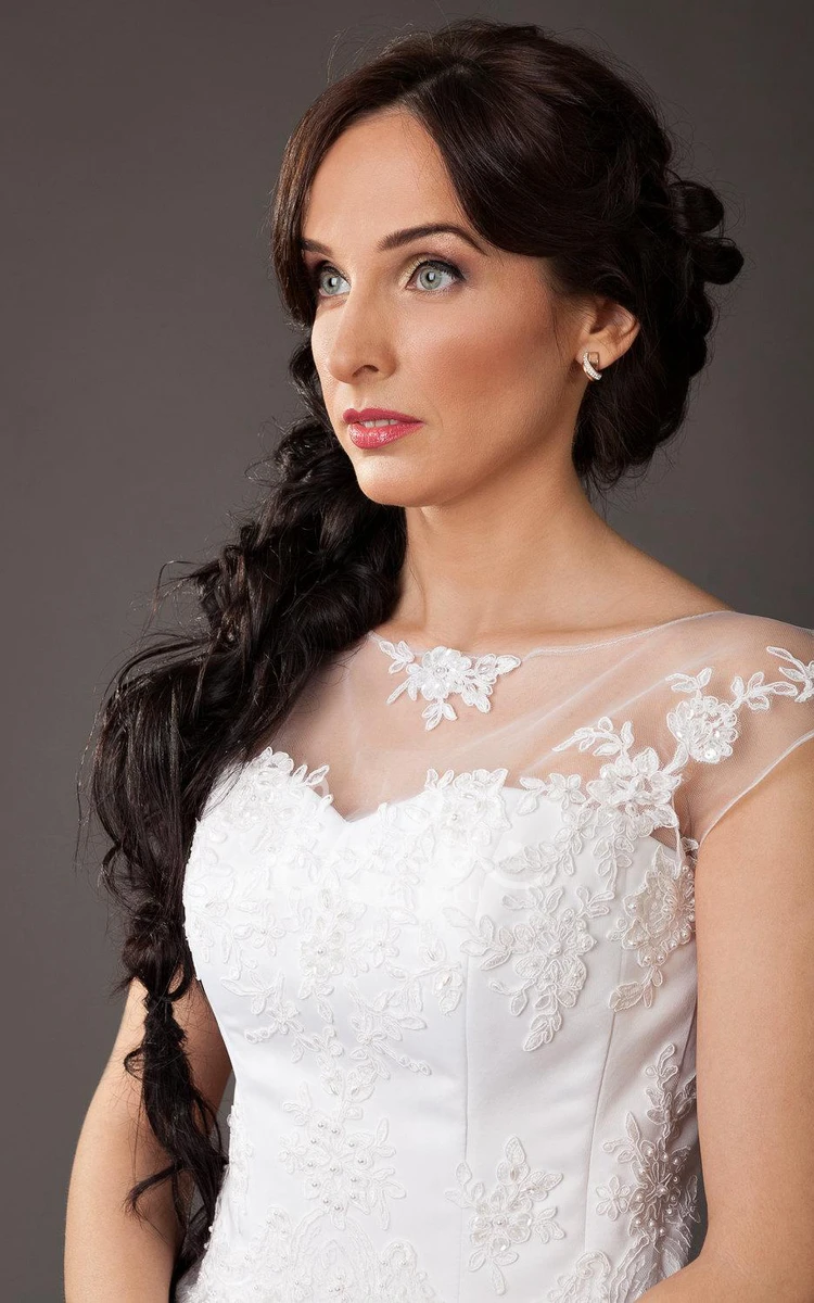 Vintge Bateau Neck Cap Sleeve Tulle Ball Gown With Lace Corset Top