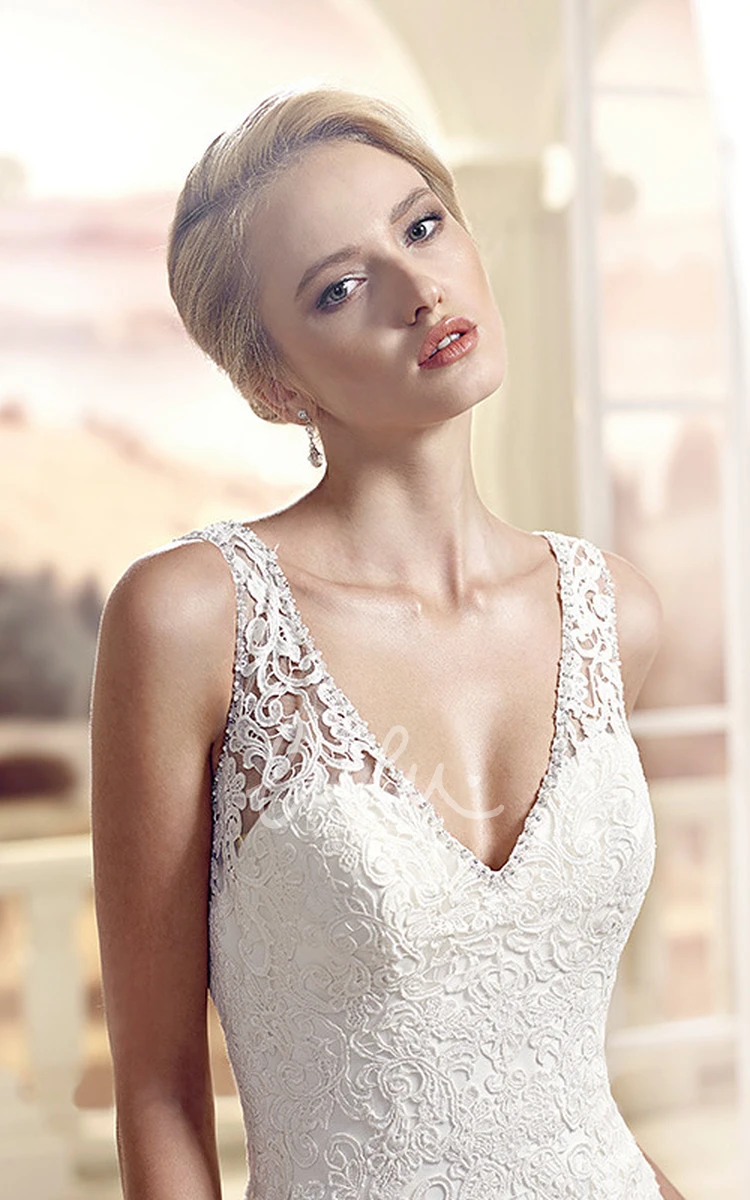 Sleeveless V-Neck Appliqued Lace Trumpet Wedding Dress