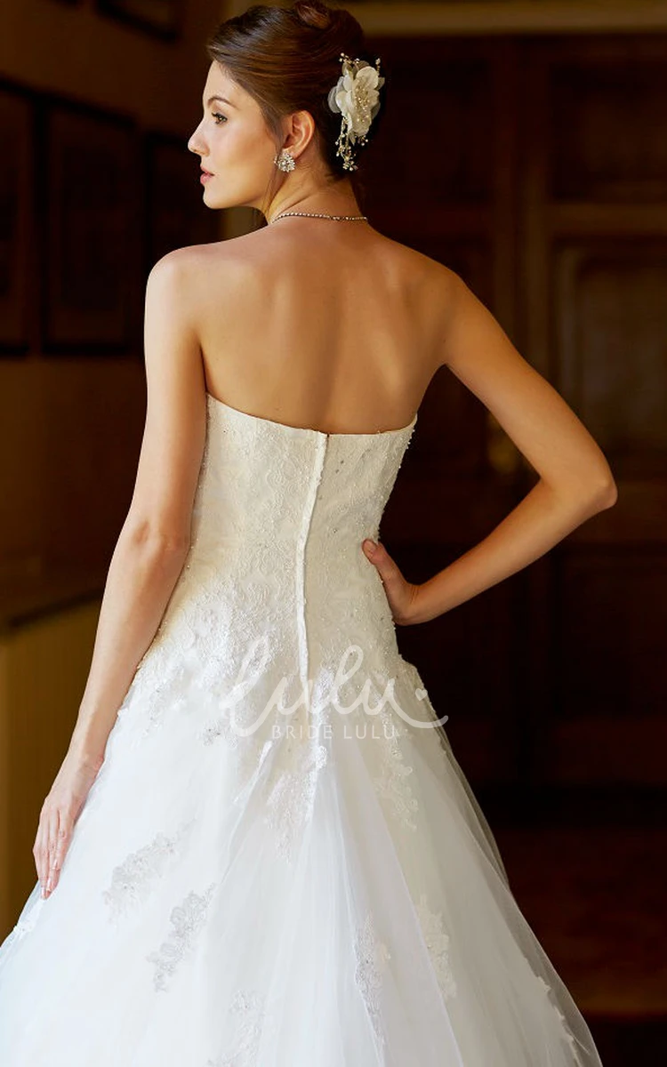 Appliqued Ball-Gown Tulle Wedding Dress with Backless Style and Court Train Strapless