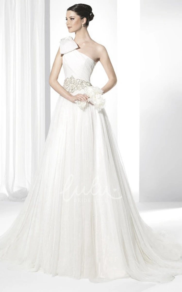 Lace Satin Short-Sleeve Wedding Dress with Bateau-Neck Elegant Bridal Gown