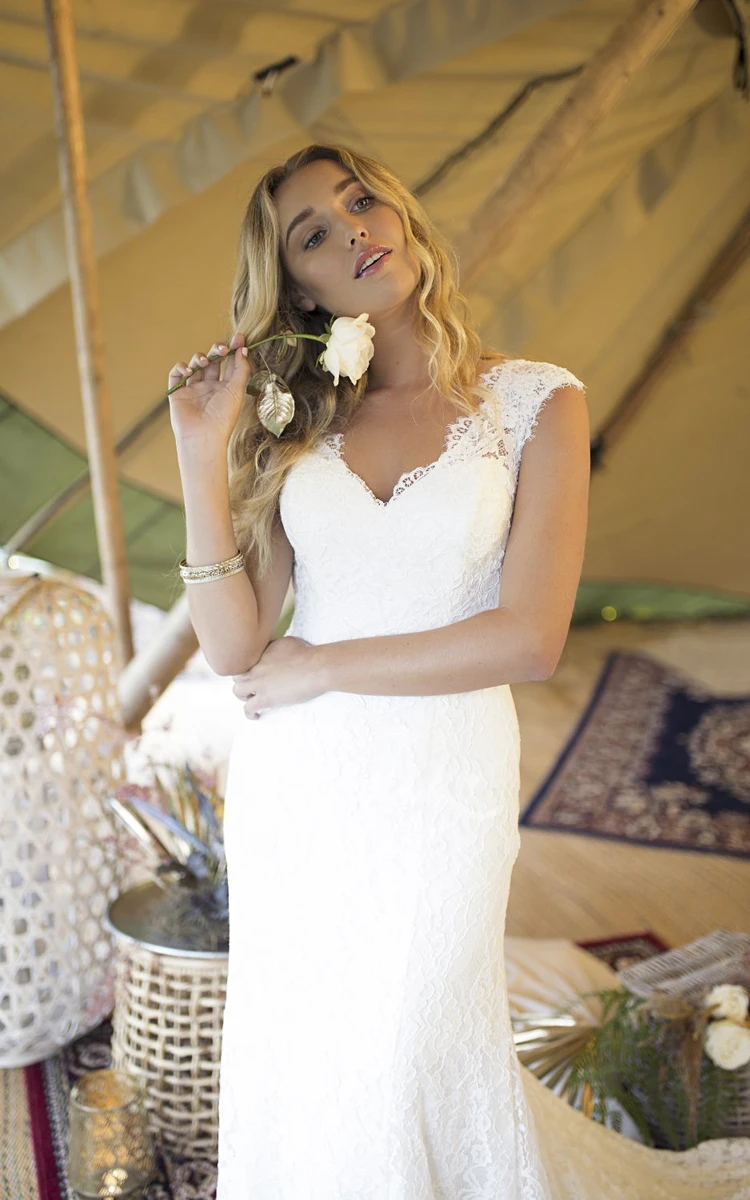 Elegant Lace Cap Sleeve Bridal Gown with V-neck and Keyhole Boho Wedding Dress