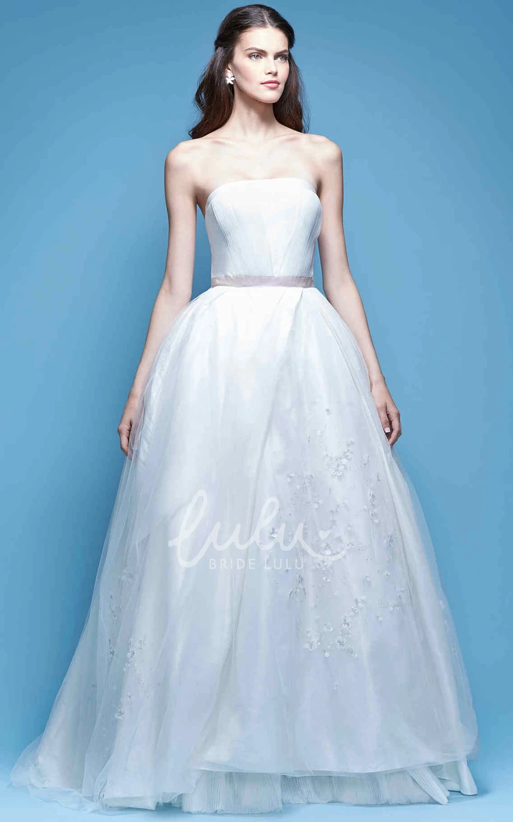 A-Line Tulle Wedding Dress with Appliques Strapless Sleeveless Floor-Length Bowed + Unique