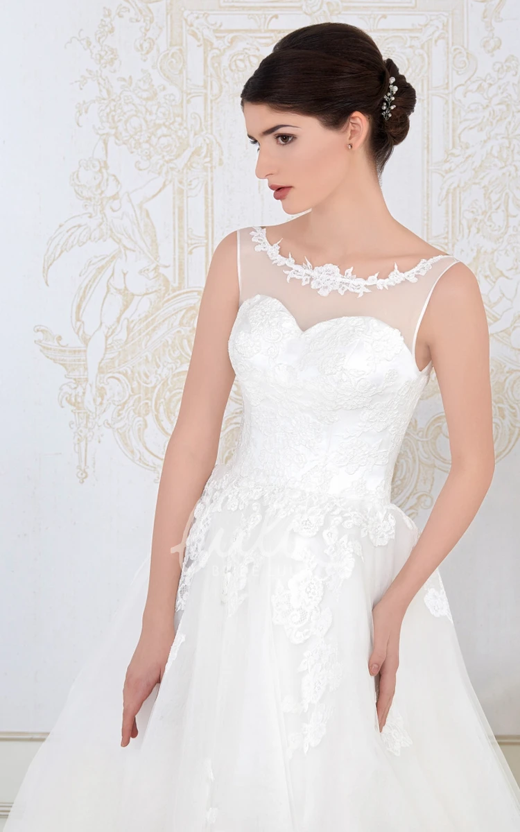 Appliqued Tulle Ball Gown Wedding Dress Sleeveless Scoop-Neck Floor-Length