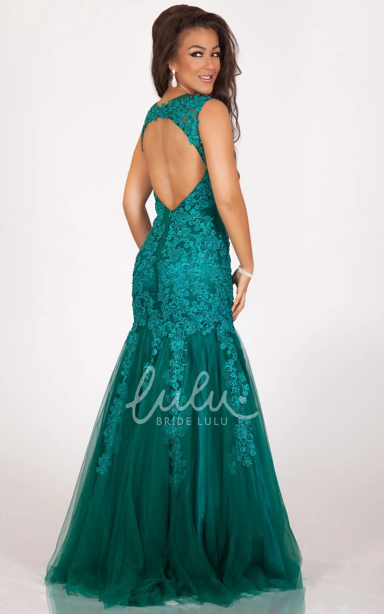 A-Line Sleeveless Tulle Prom Dress with Appliques and Scoop-Neck Elegant Formal Dress