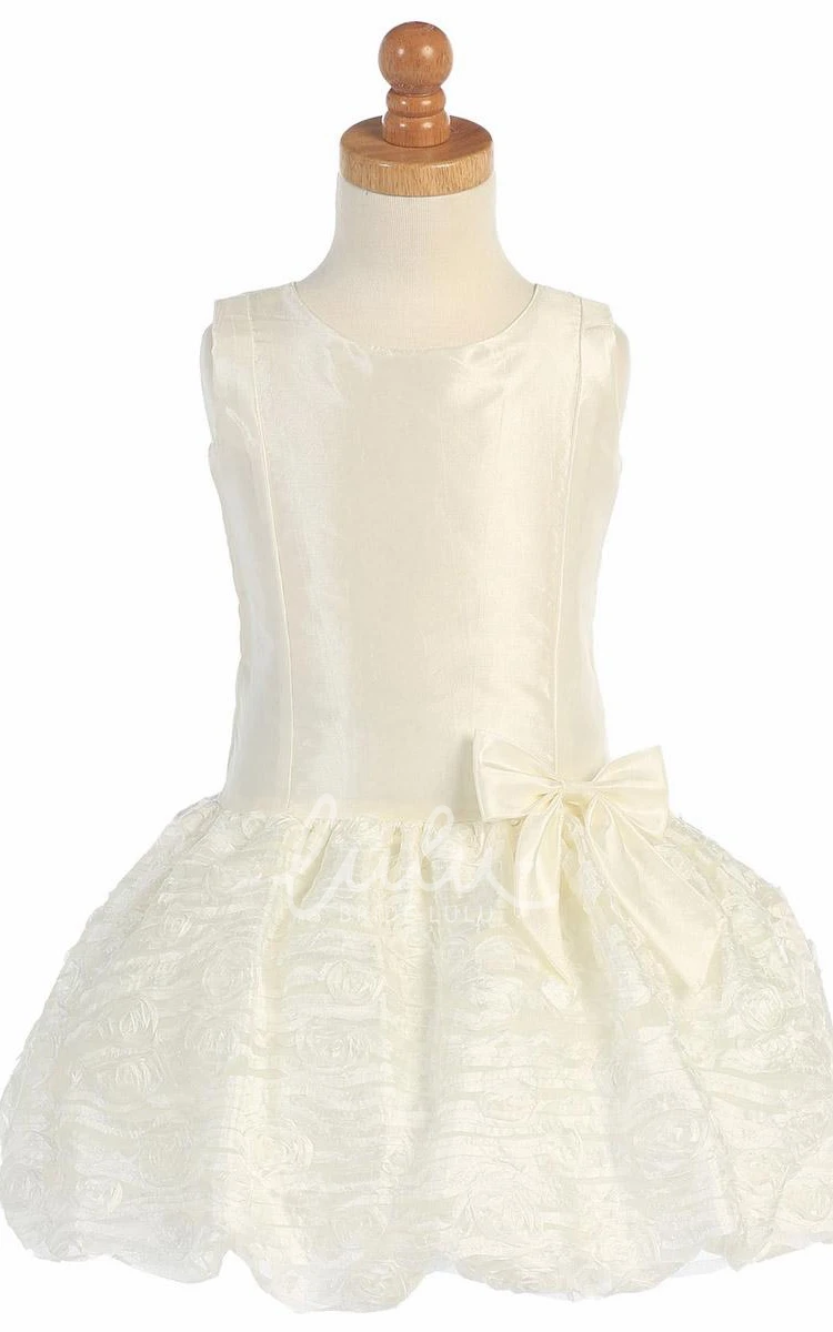 Tea-Length Tulle&Taffeta Flower Girl Dress with Embroidery Bowed Style