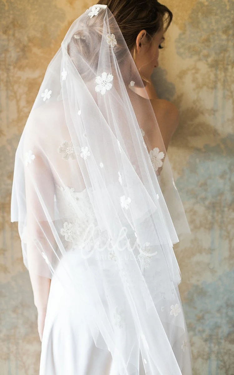 Sweet Flower Petals Short Veil for Wedding Dress