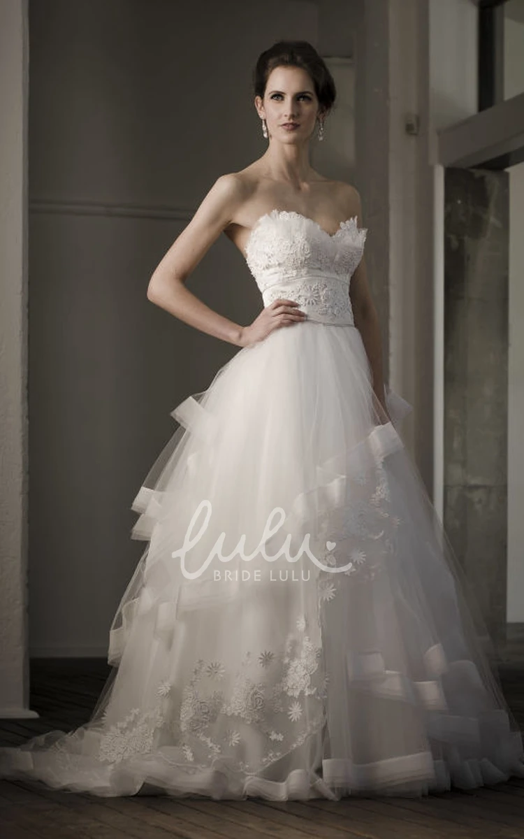 Appliqued Tulle Sweetheart Wedding Dress with Sweep Train Flowy Bridal Gown